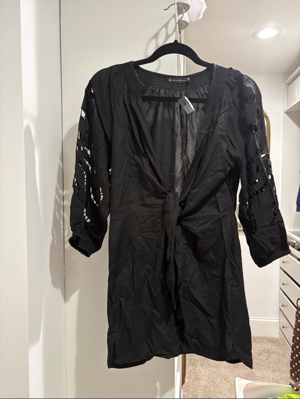 Vic Black Tie-Front cover up